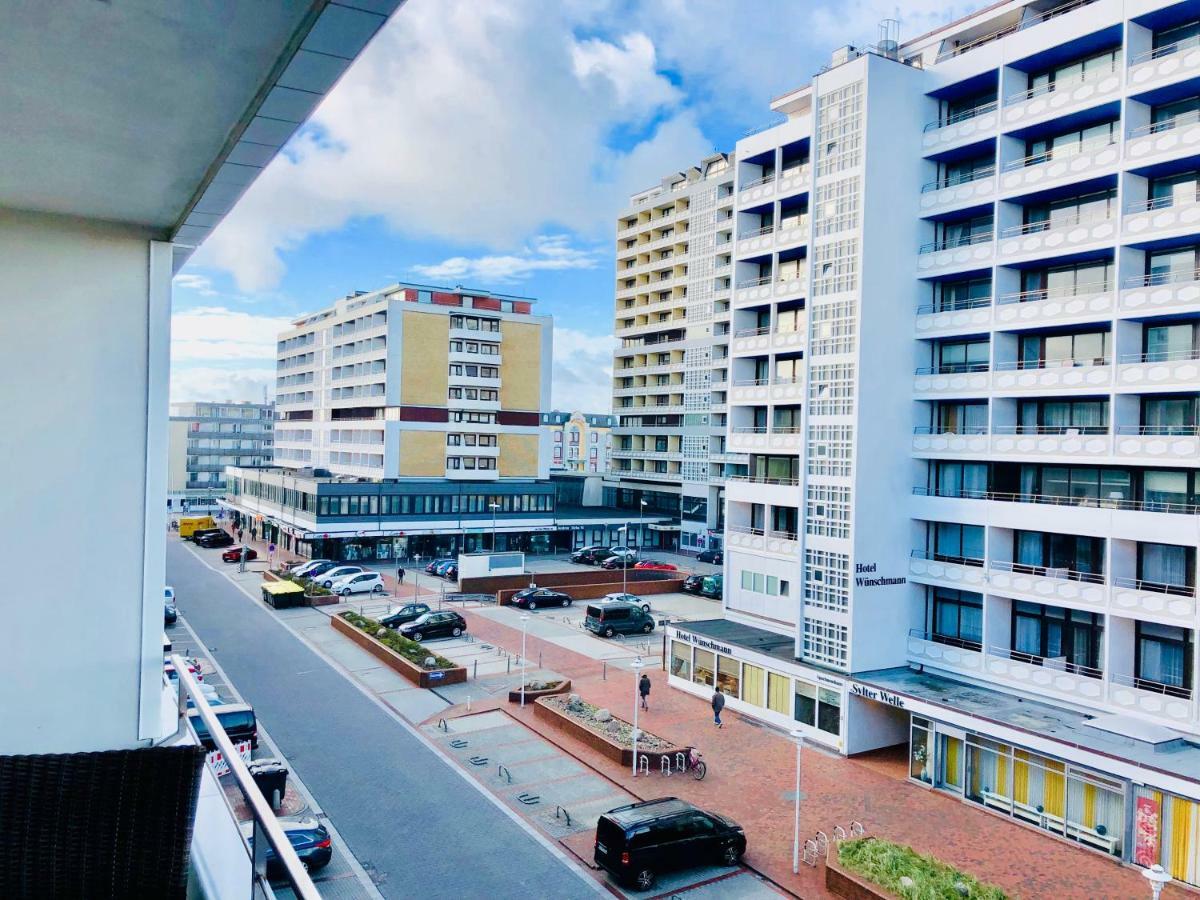Apartment No.27 *